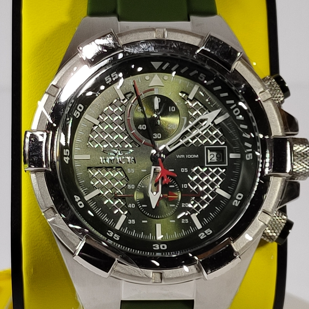 Invicta NWT 50.5mm Aviator Chronograph Green/Silver Dial Green Silicone Band.